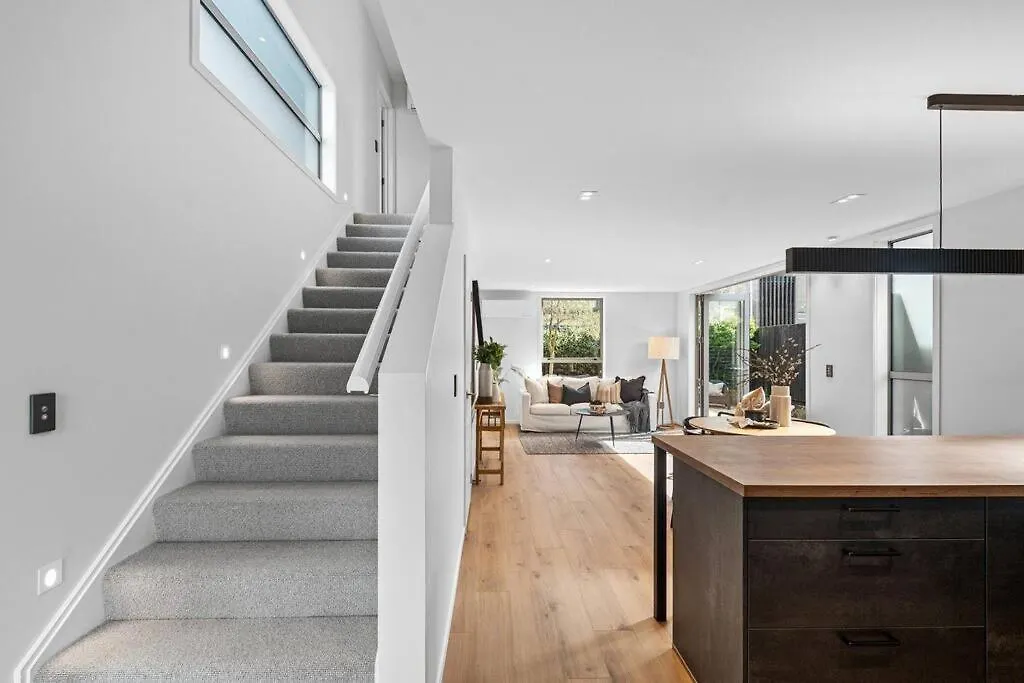 Luxury Three Bedroom Townhouse Downtown Christchurch Holiday home