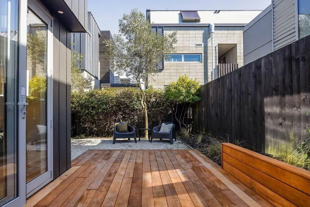 Luxury Three Bedroom Townhouse Downtown Christchurch